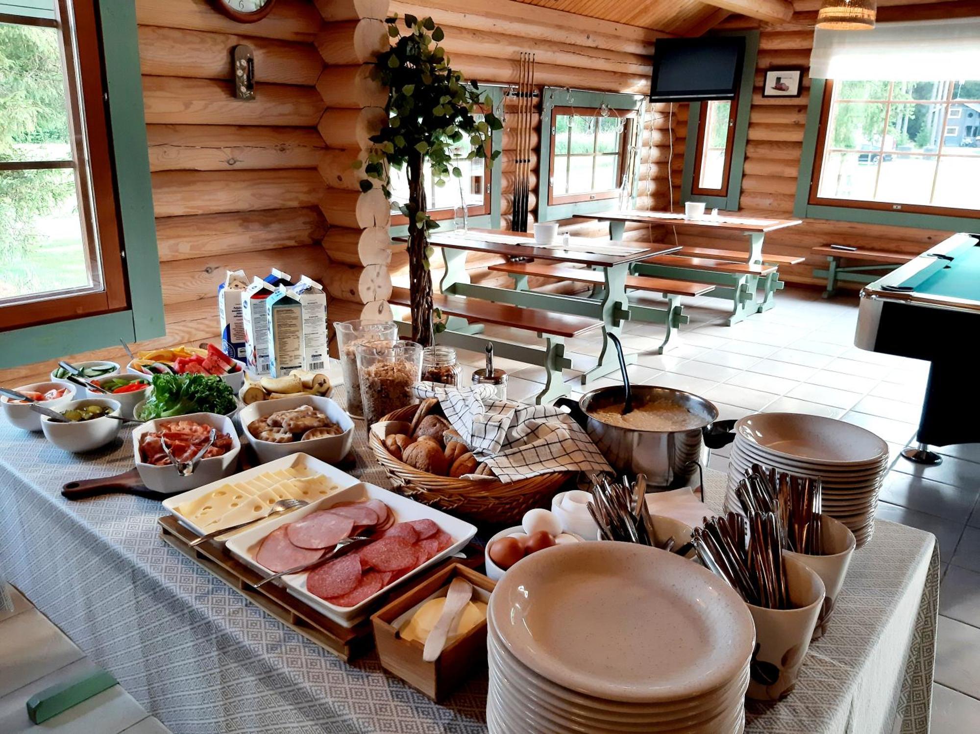 Hotel Huhtaniemen Moekkikylae à Veteli Extérieur photo