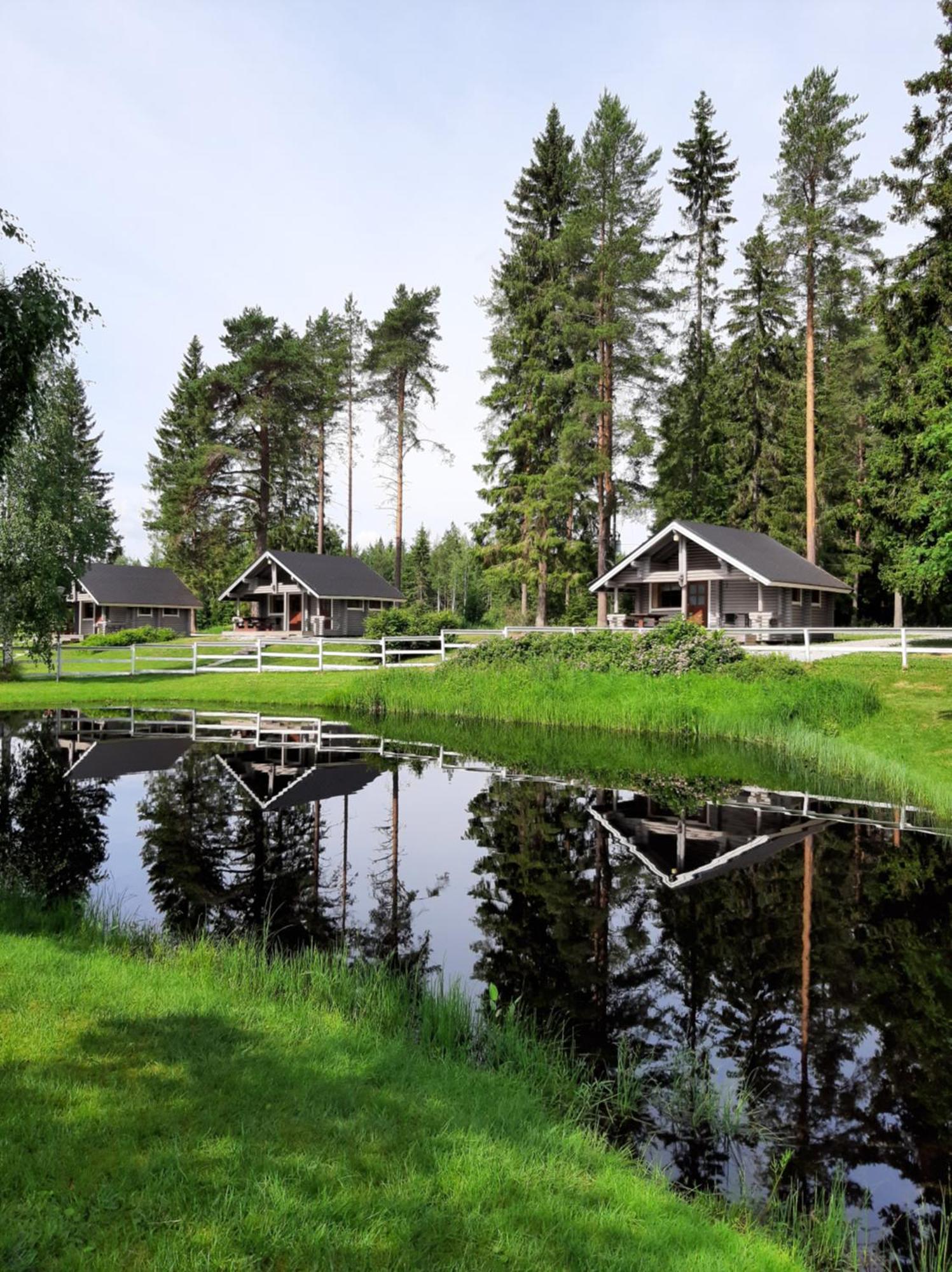 Hotel Huhtaniemen Moekkikylae à Veteli Extérieur photo